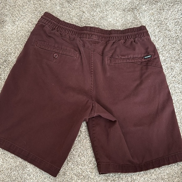 Volcom elastic Shorts - Picture 2 of 3